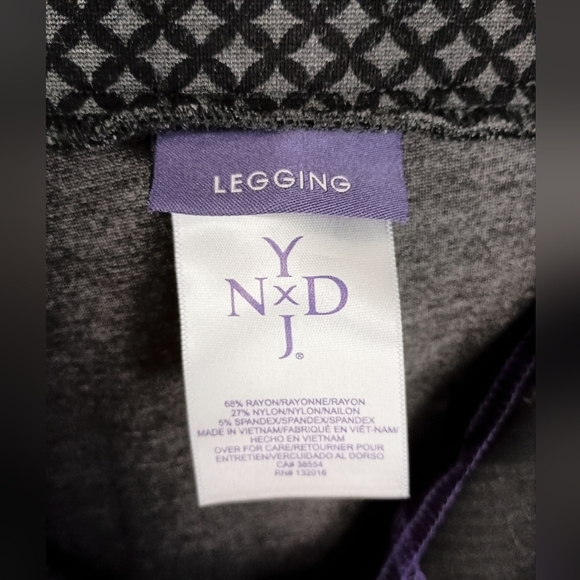 NYDJ Diamond Print Pull On Skinny Pant in Black/Gray Combo 🖤🩶 Size 8 Petite - Picture 5 of 7